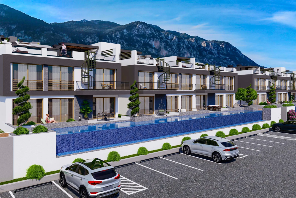 Sea and Mountain View Apartment with Roof Terrace in Lapta