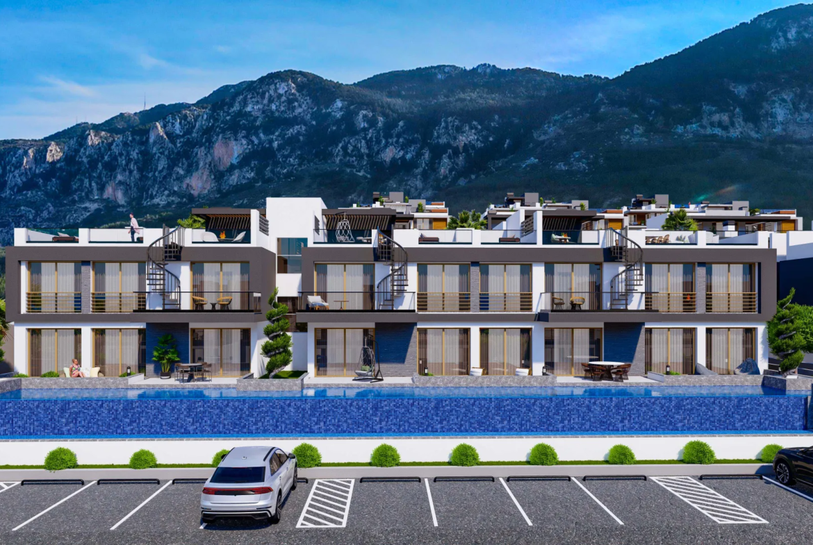 Sea and Mountain View Apartment with Roof Terrace in Lapta