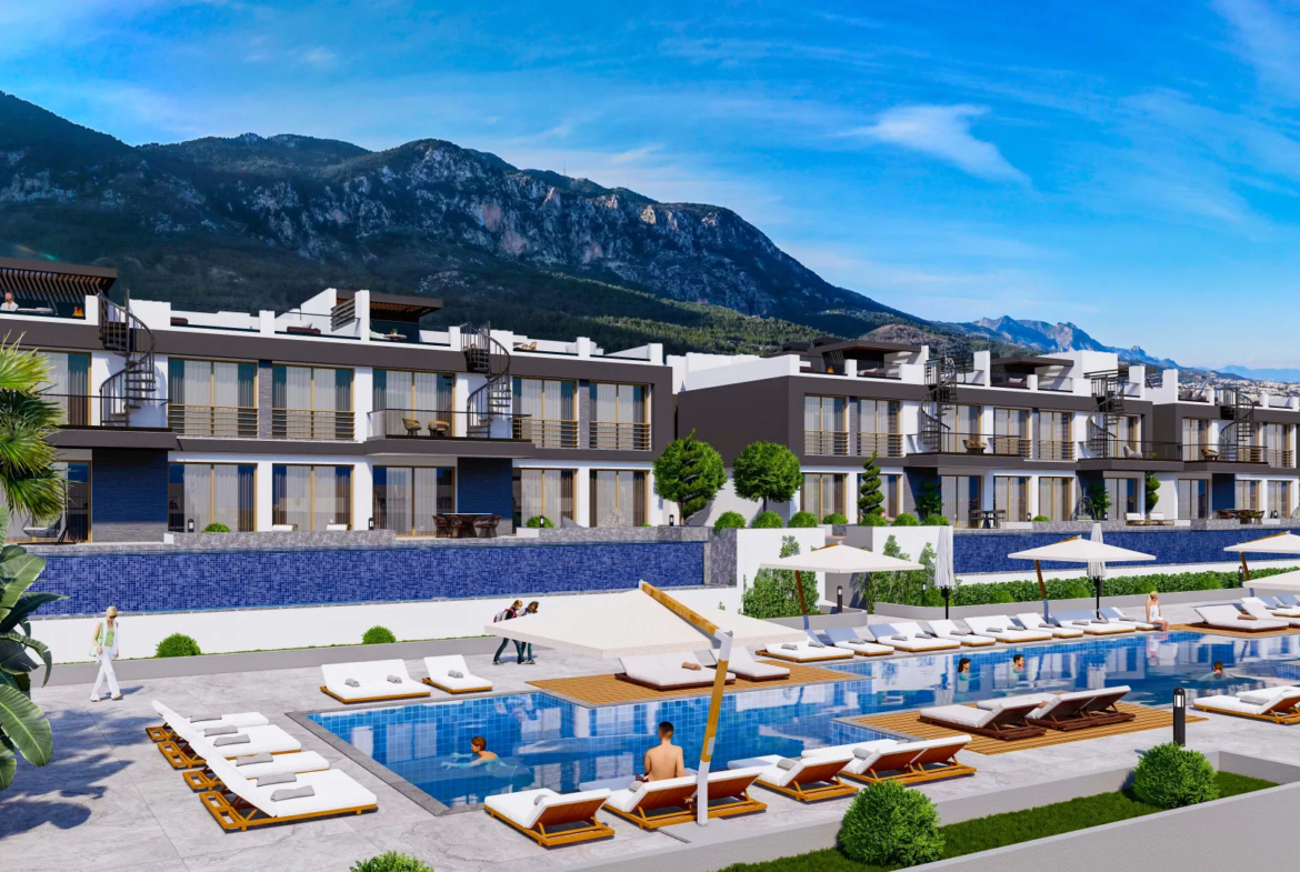 Sea and Mountain View Apartment with Roof Terrace in Lapta
